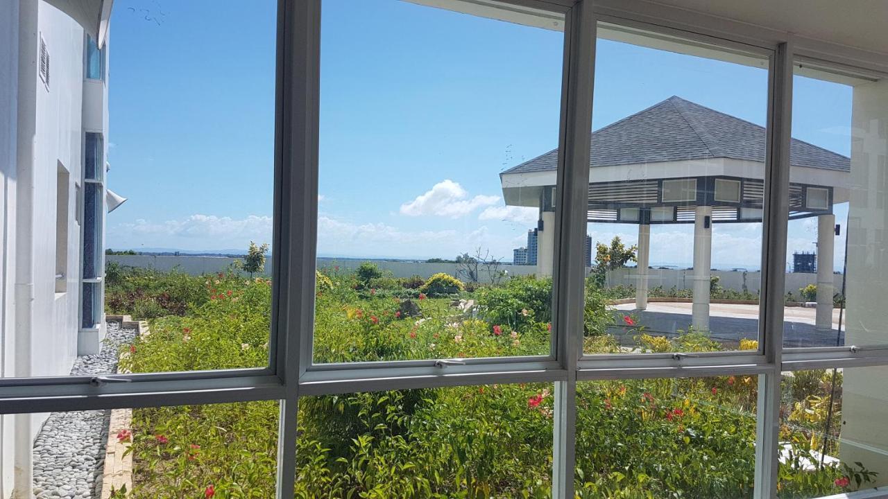 Mactan Newtown Condo With Garden And Ocean View 8Newtown Blvd Lapu-Lapu City Luaran gambar